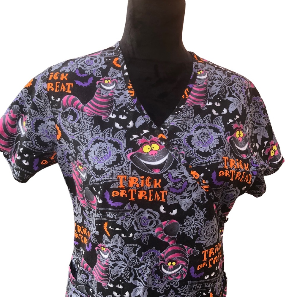 Disney Chesire Cat Halloween Scrub Top size XS - Picture 11 of 12